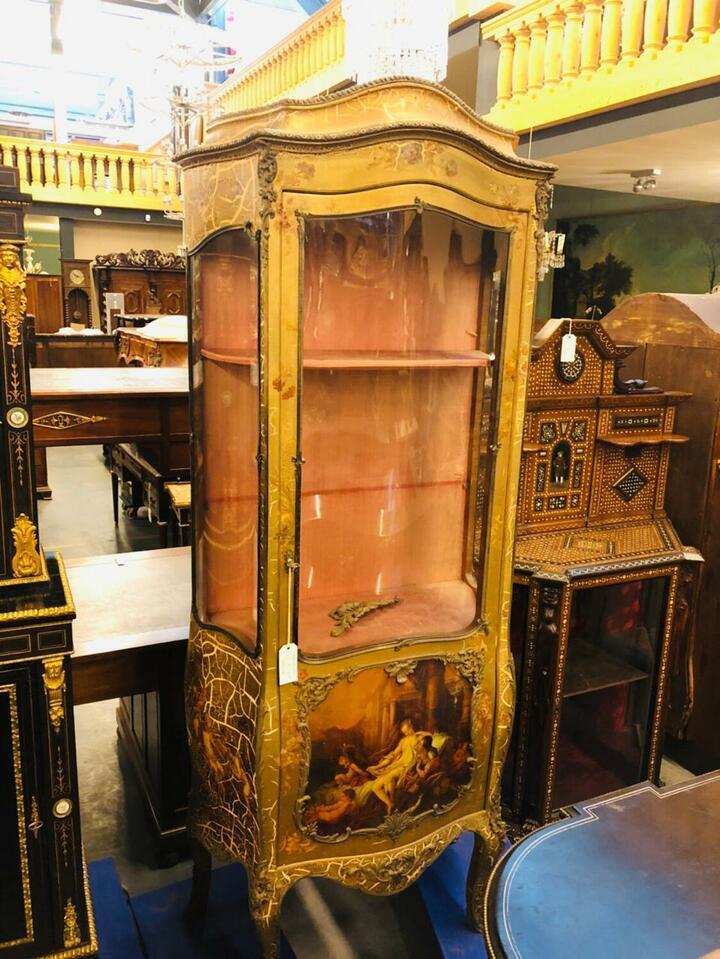 Витрина в стиле венецианского барокко