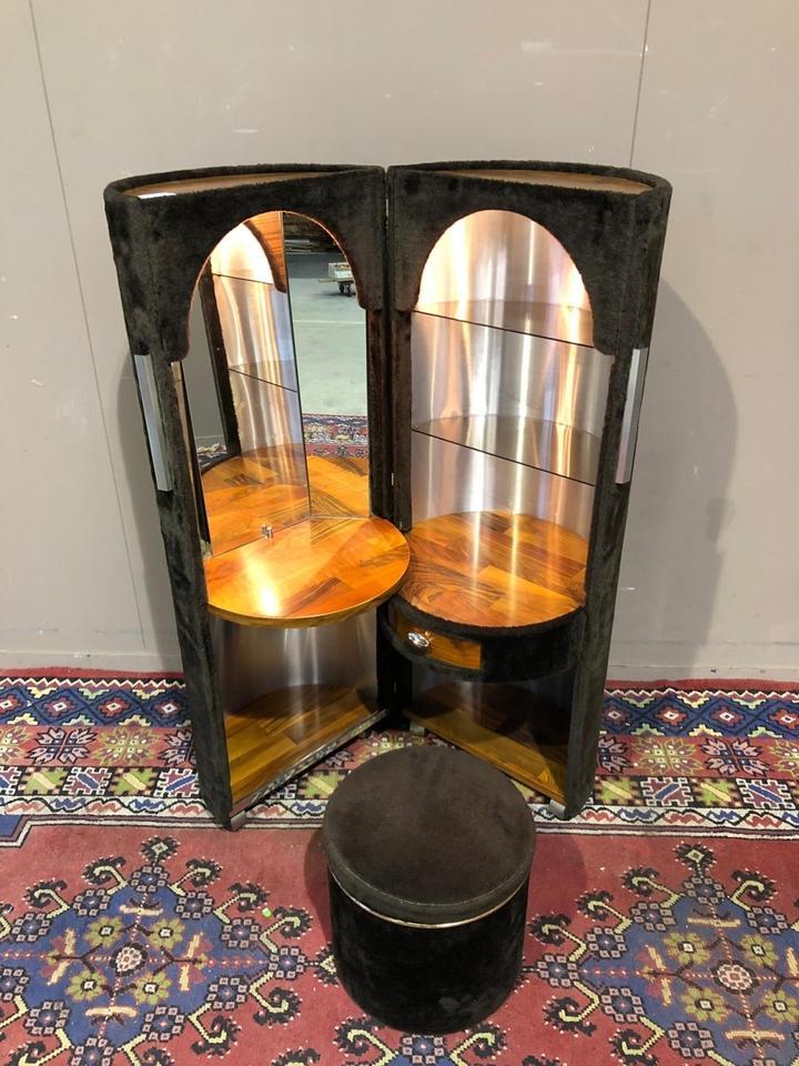 Стол косметический в стиле ретро