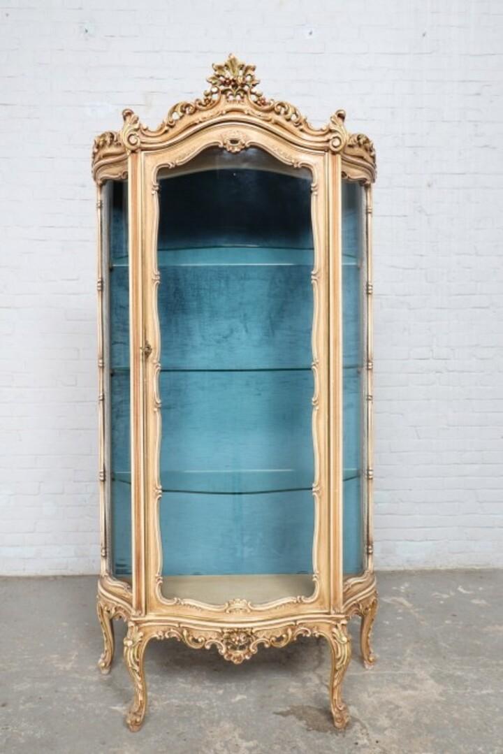 Витрина в стиле венецианского барокко