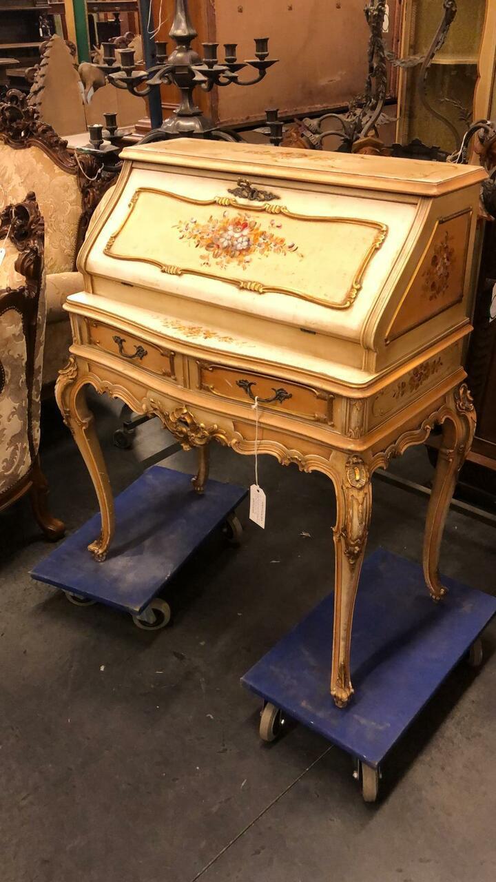 Бюро в стиле венецианского барокко