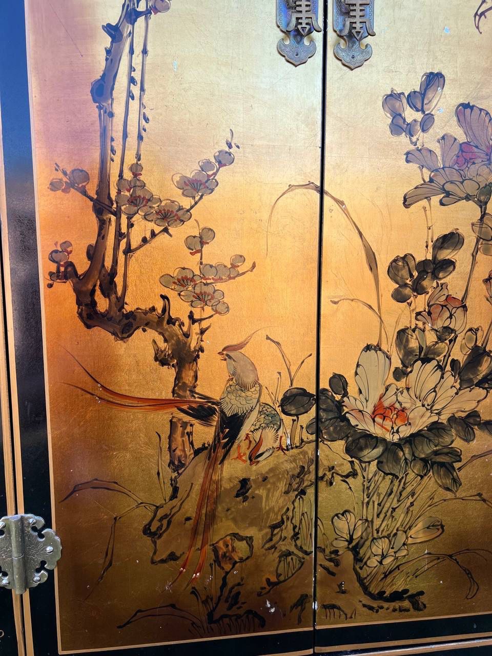 Шкаф в стиле шинуазри