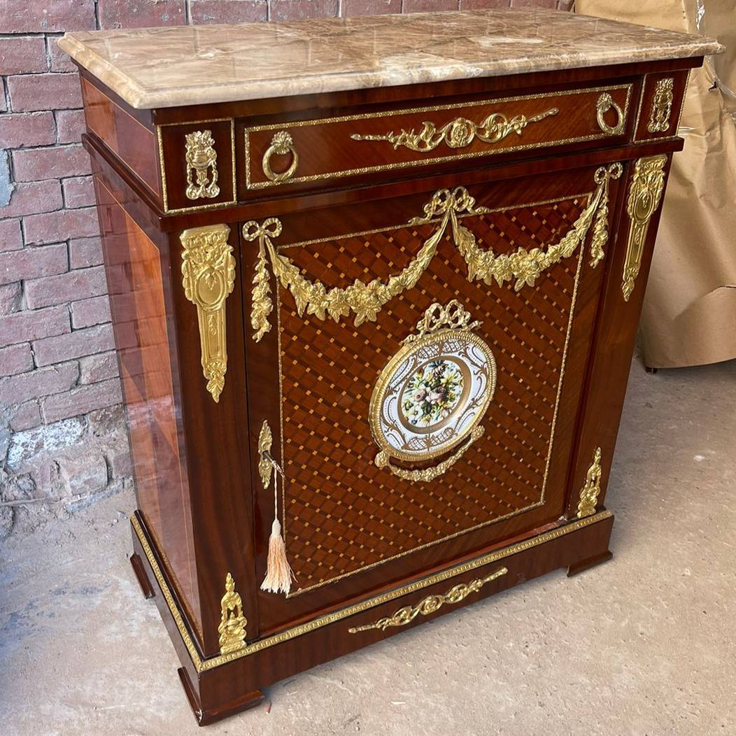 Комод/Тумба в стиле Людовика XVI