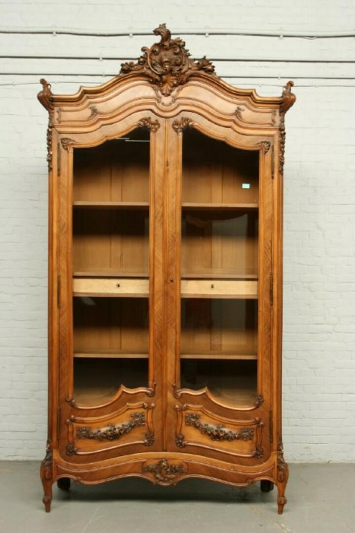 Витрина во французском стиле