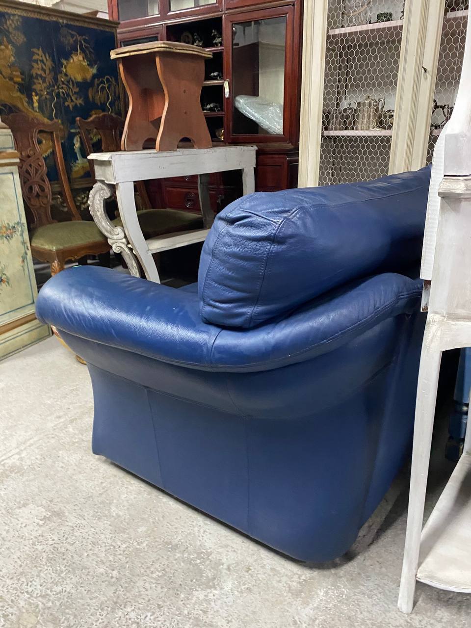 Диван винтажный кожаный