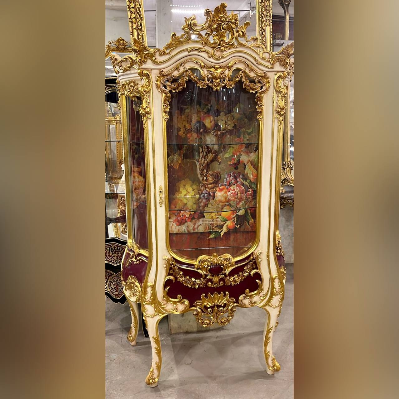 Витрина в стиле венецианского барокко