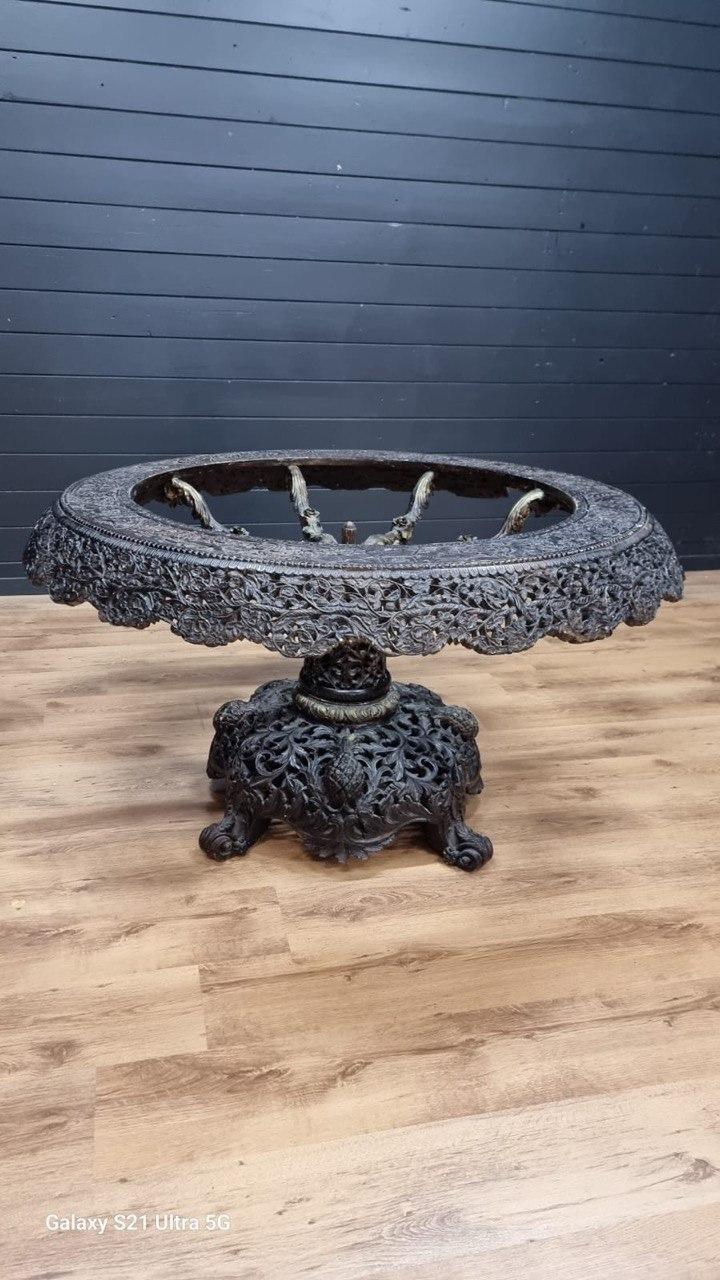 Стол в англо-индийском стиле