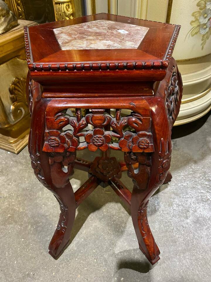 Подставка в восточном стиле