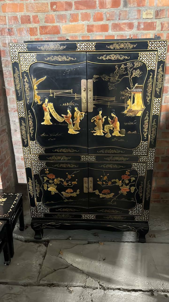 Шкаф в стиле шинуазри