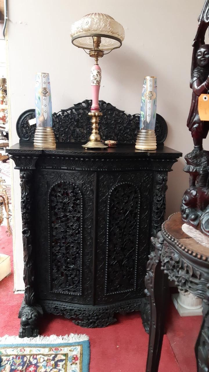 Комод резной в англо-индийском стиле