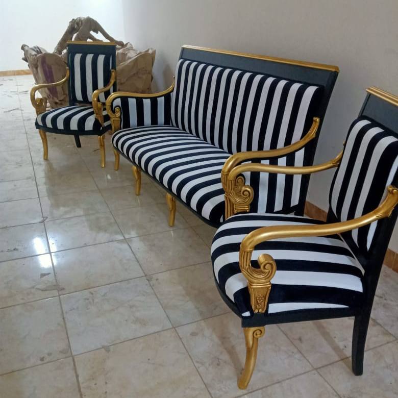 Комплект мягкой мебели для гостиной в стиле ампир