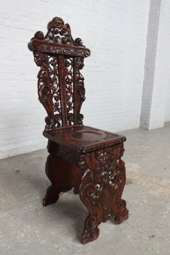 Стул-трон в стиле ренессанс