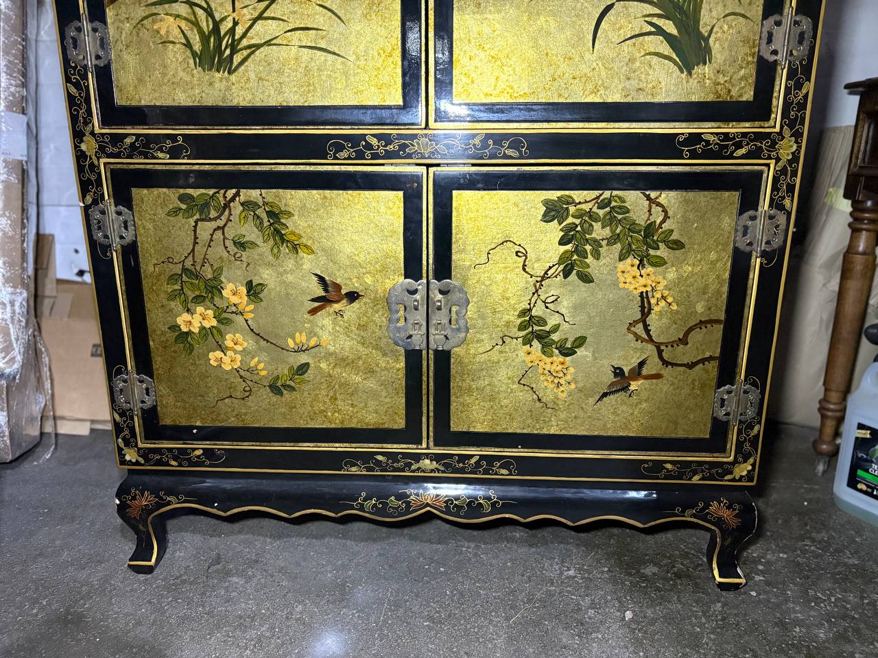 Шкаф в стиле шинуазри