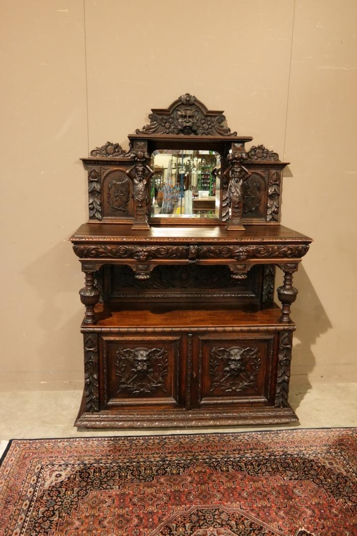 Десертница/Консоль в стиле ренессанс