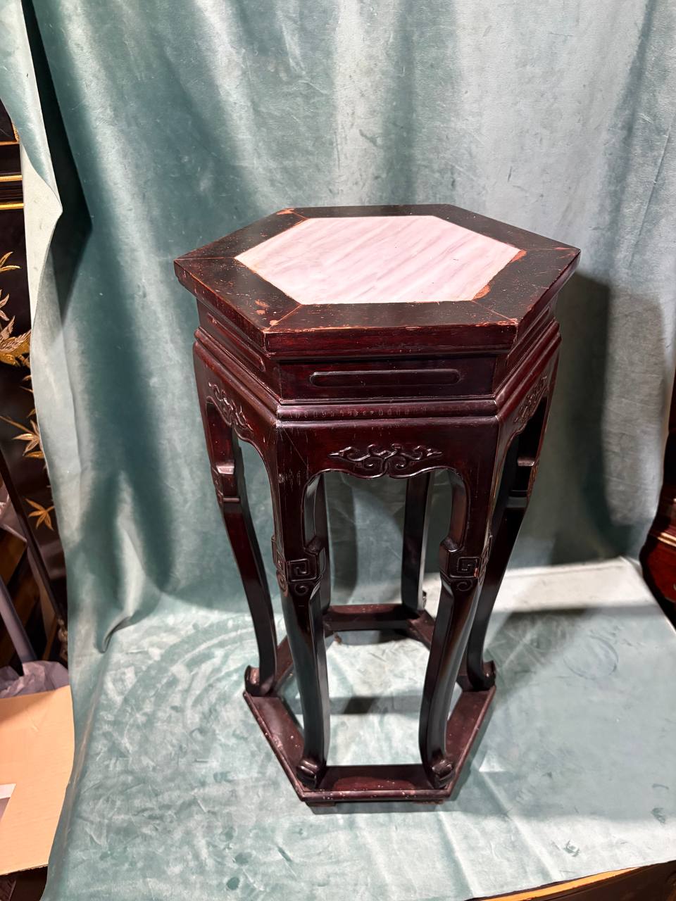 Подставка в восточном стиле