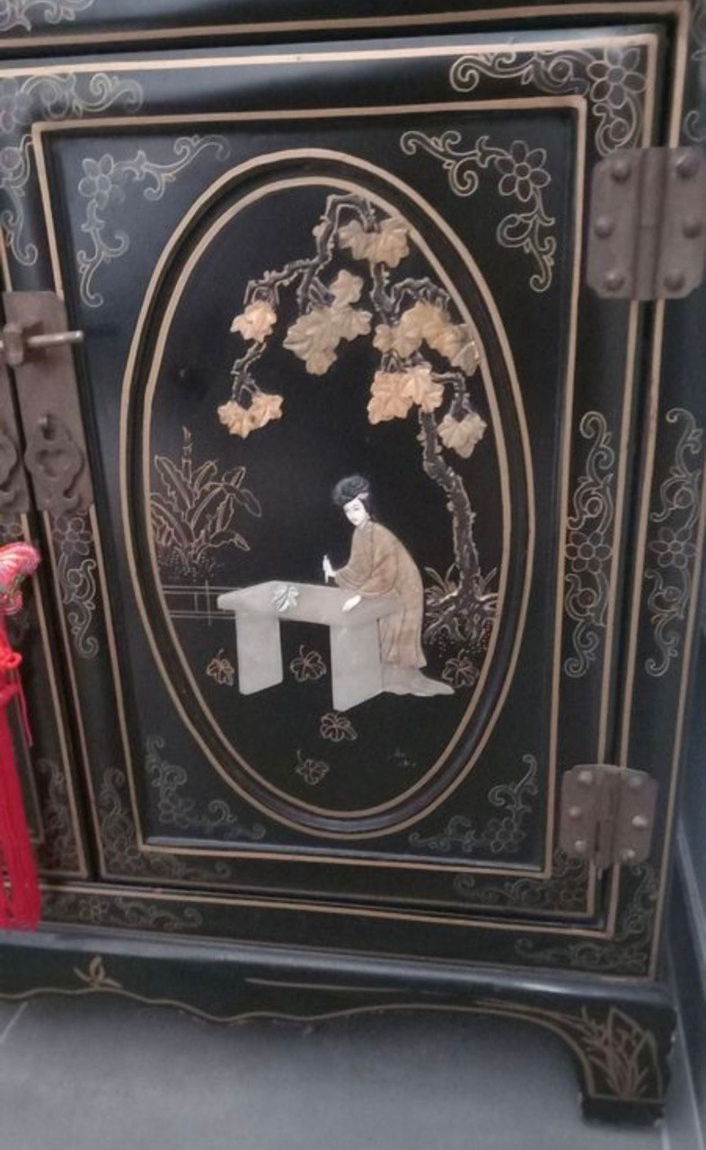 Тумба в стиле шинуазри