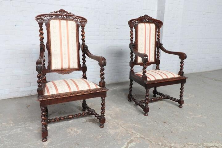 Кресло 2 штуки старинное