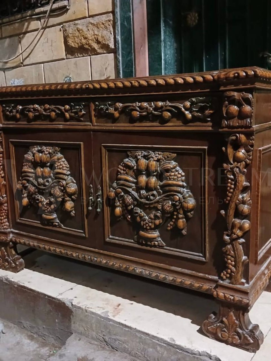 Комод в стиле ренессанс