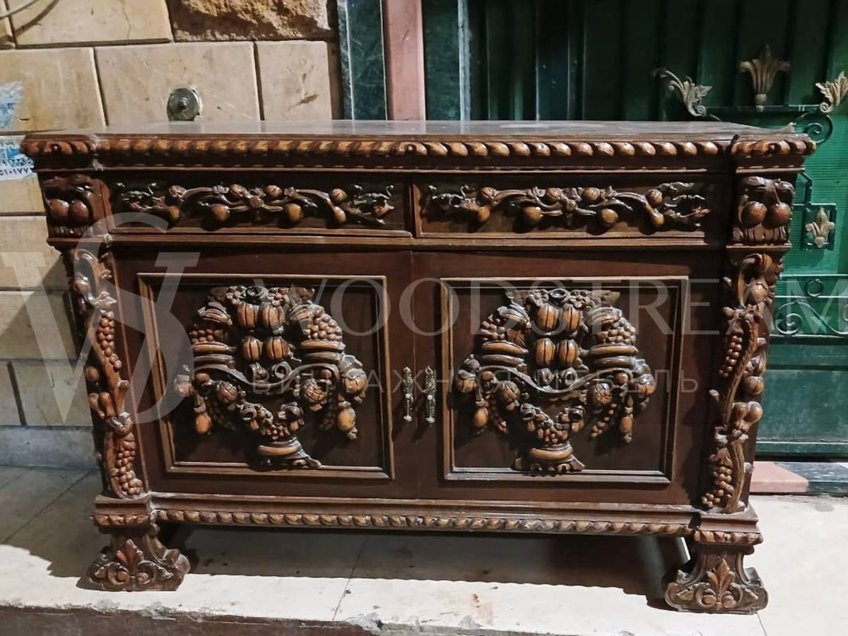 Комод в стиле ренессанс