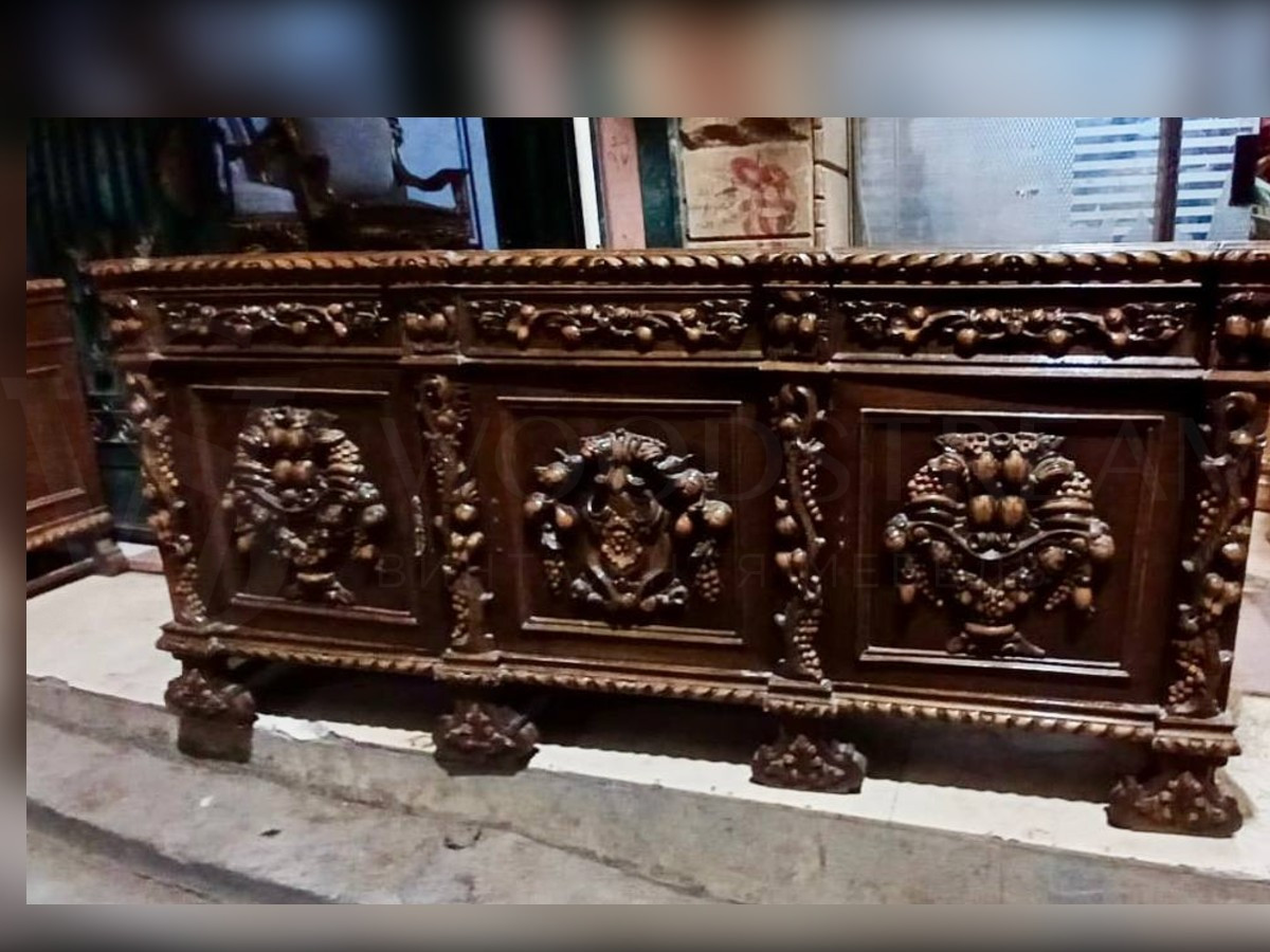 Комод/Дрессуар в стиле ренессанс