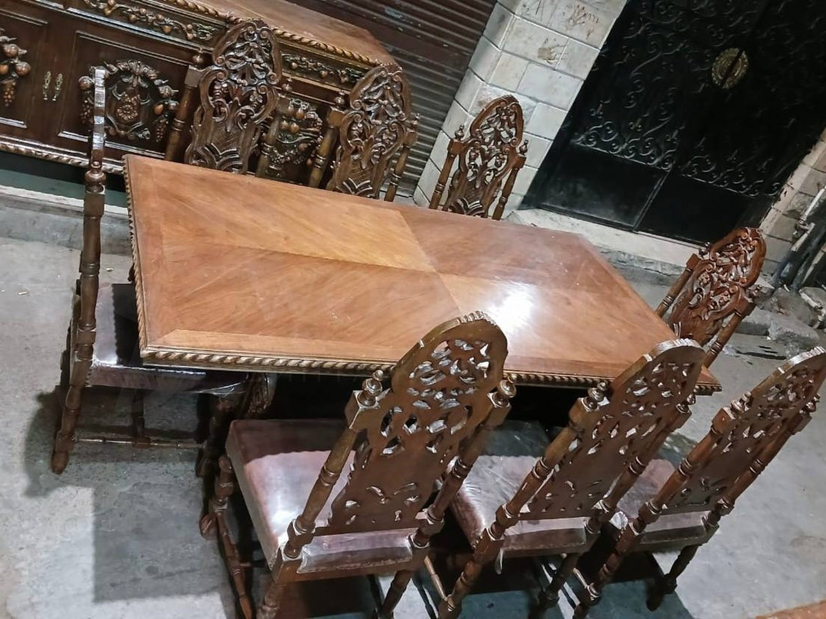 Комплект обеденный: Стол и Стул 8 штук в стиле ренессанс