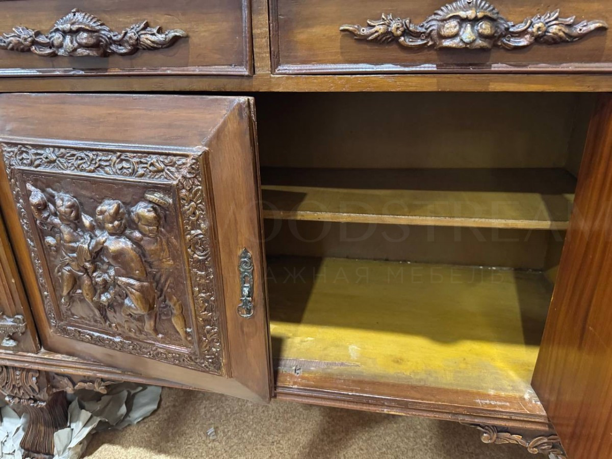 Комод/Дрессуар в стиле ренессанс