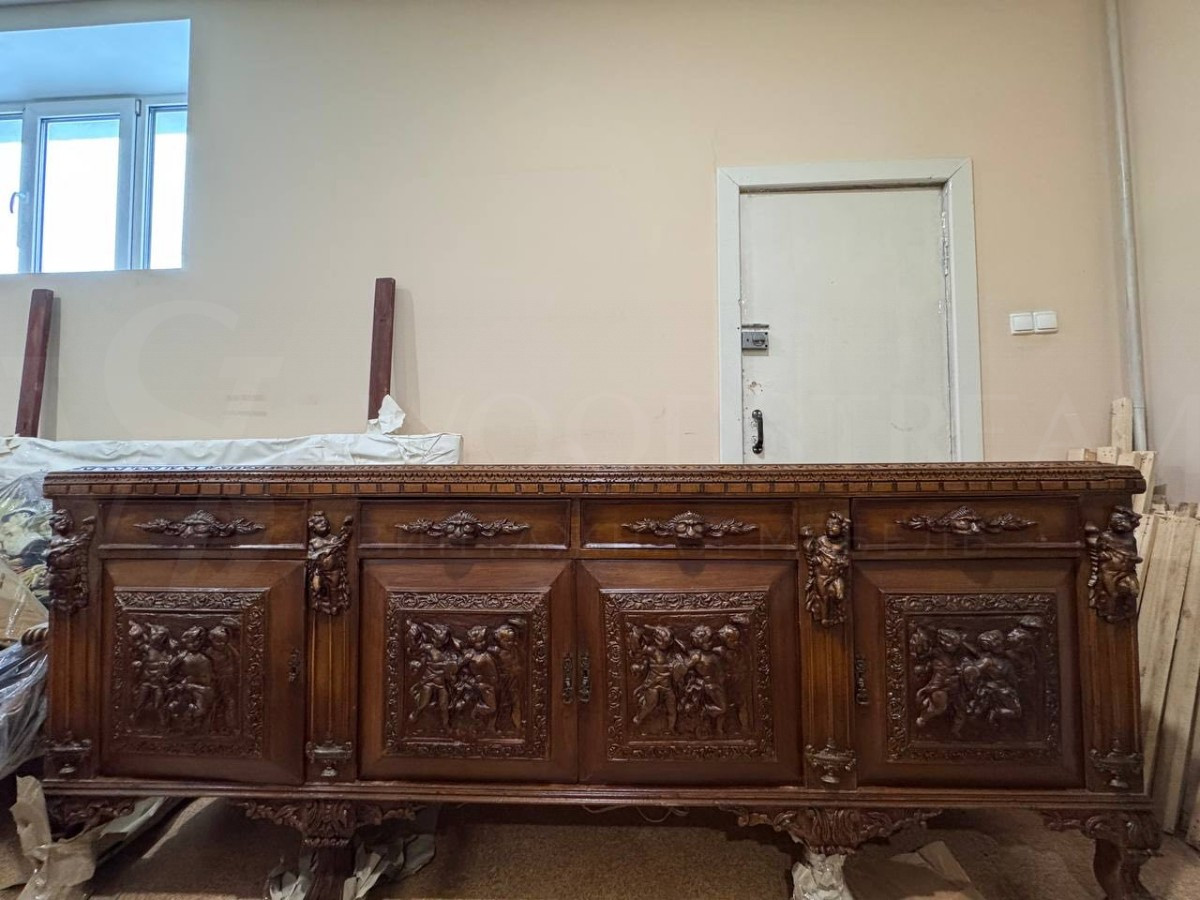 Комод/Дрессуар в стиле ренессанс