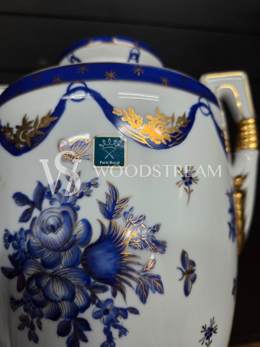 Ваза с крышкой в стиле Людовика XVI