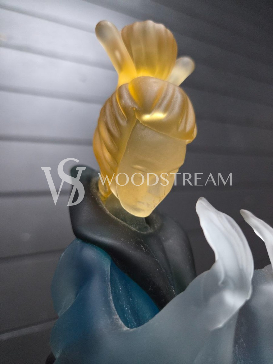 Статуэтка винтажная Девушка