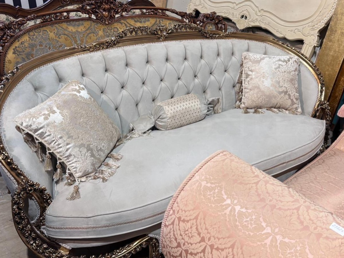 Диван в стиле венецианского барокко