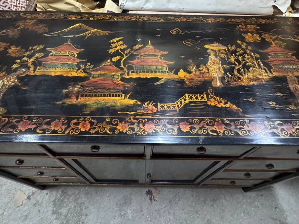 Комод в стиле шинуазри