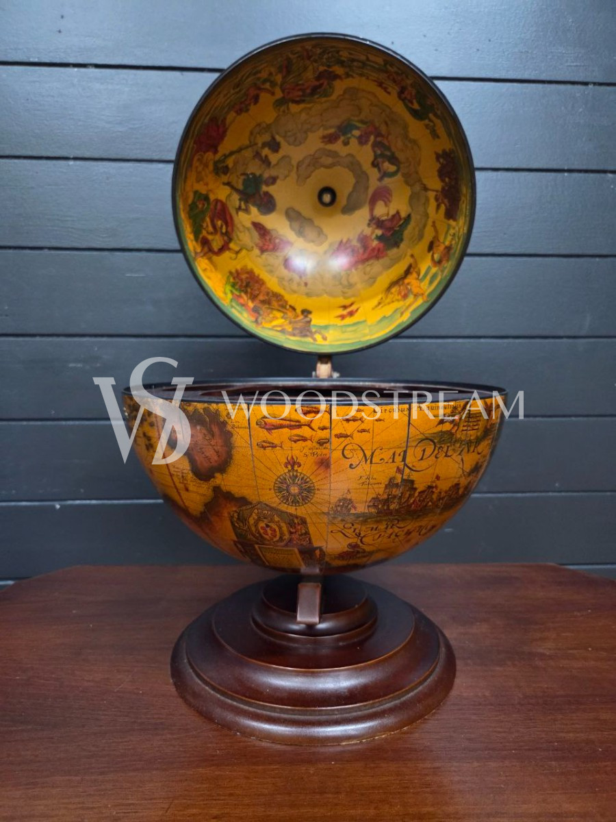 Бар на подставке кабинетный в форме глобуса