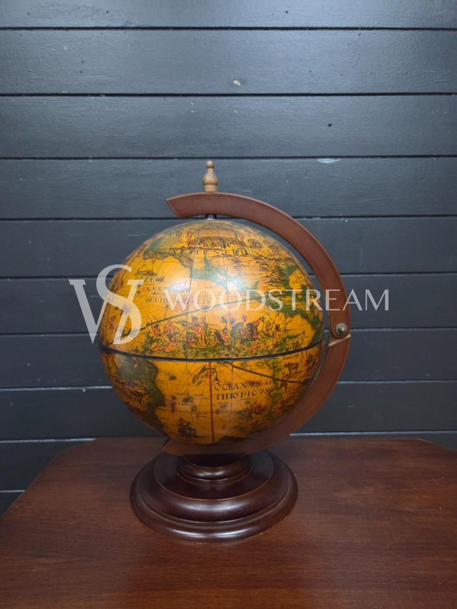 Бар на подставке кабинетный в форме глобуса