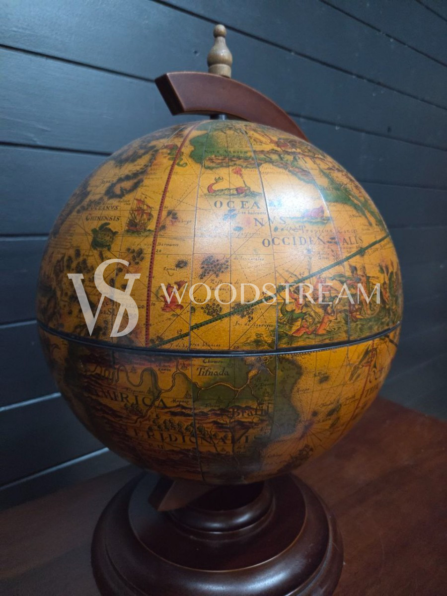 Бар на подставке кабинетный в форме глобуса