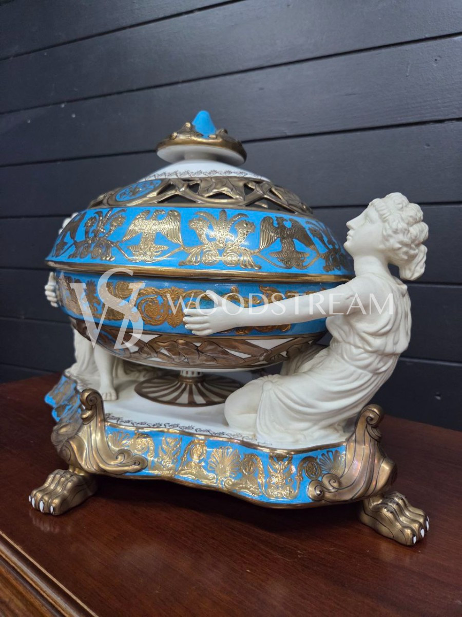 Ваза с крышкой/Шкатулка в стиле венецианского барокко