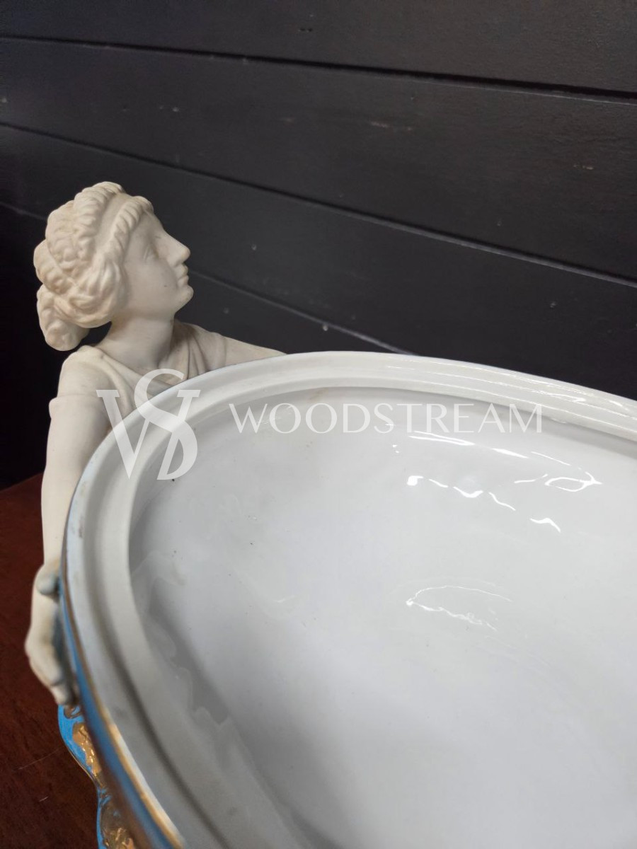 Ваза с крышкой/Шкатулка в стиле венецианского барокко