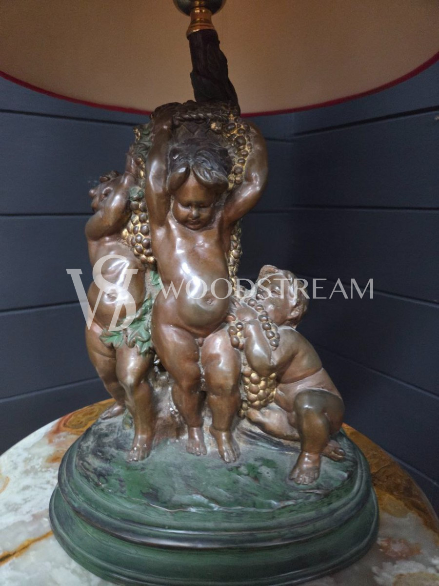 Лампа настольная с путти