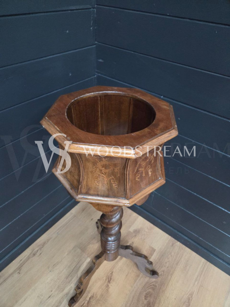 Вазон/Кашпо на подставке