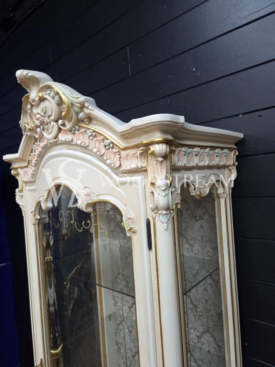 Витрина в стиле венецианского барокко от фабрики Silik