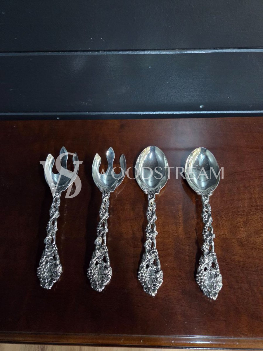 Комплект столовых приборов 4 штуки