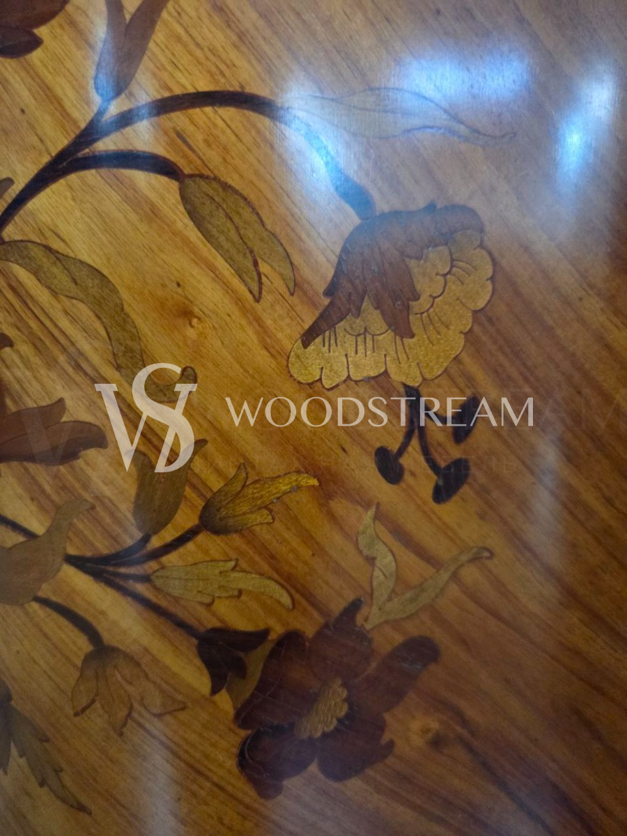 Витрина в стиле Людовика XIV