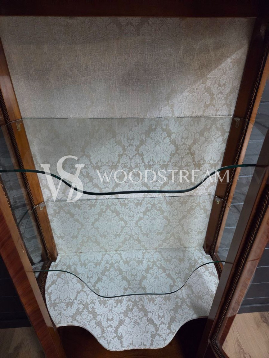 Витрина в стиле Людовика XIV