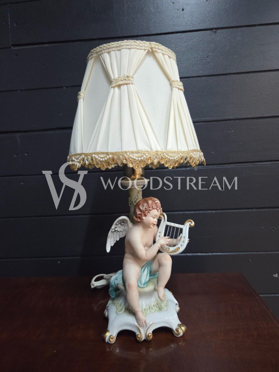 Лампа настольная со скульптурой ангела