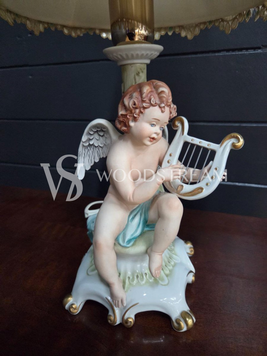 Лампа настольная со скульптурой ангела