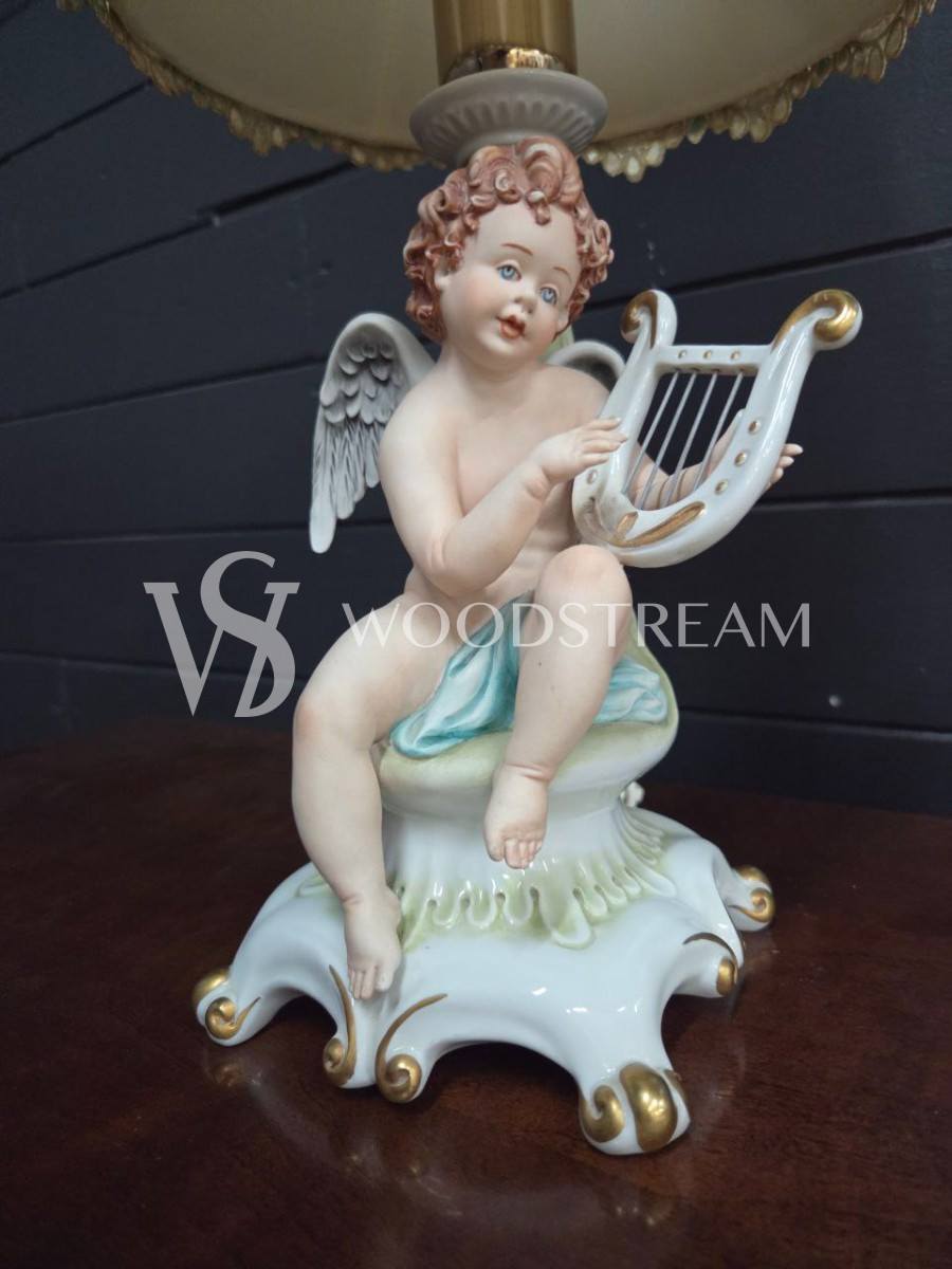 Лампа настольная со скульптурой ангела