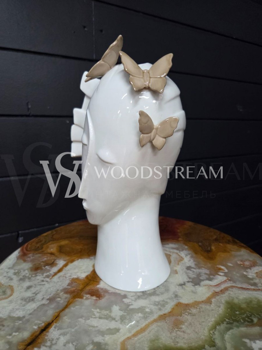 Ваза декоративная Девушка с бабочками