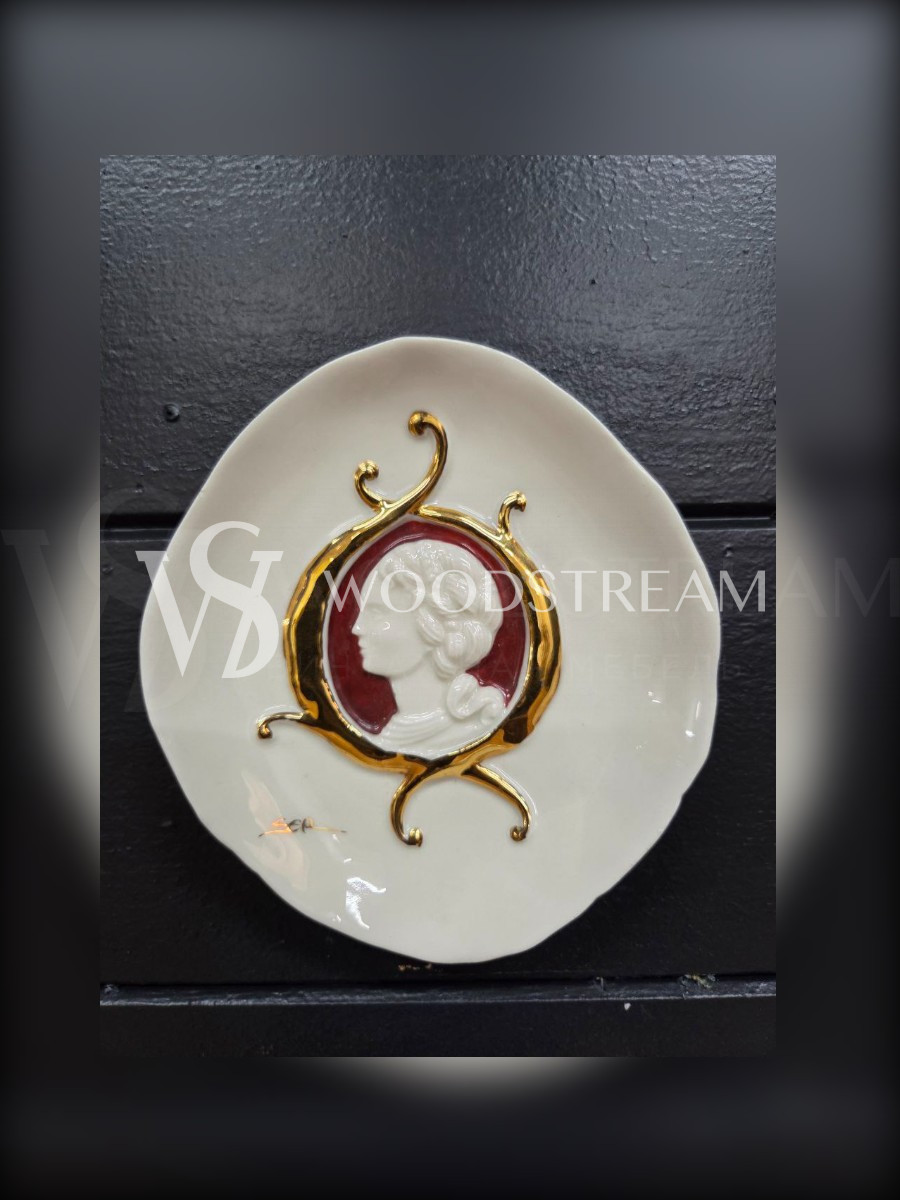 Тарелка декоративная винтажная