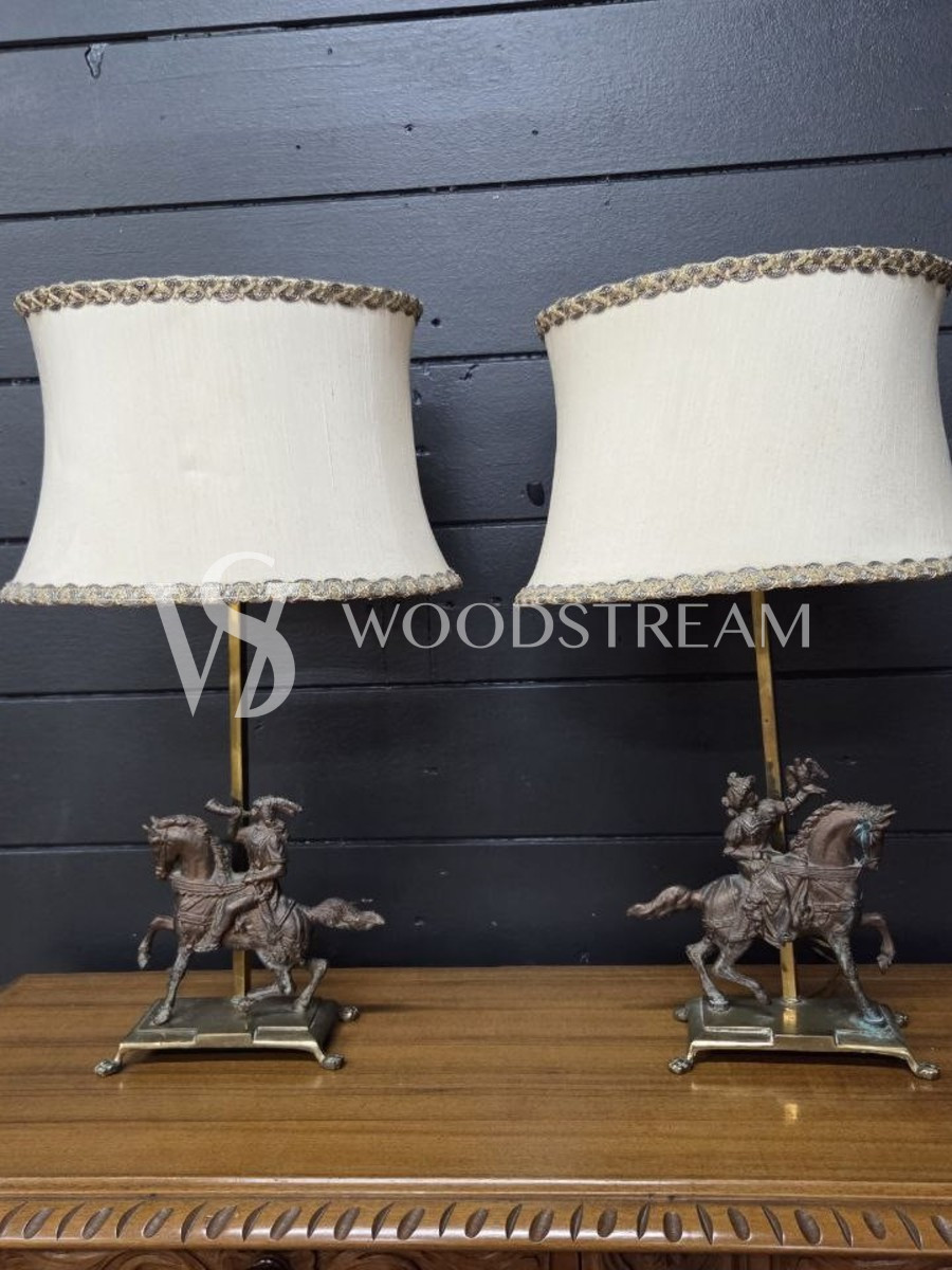 Лампа настольная со скульптурой всадника на коне 2 штуки