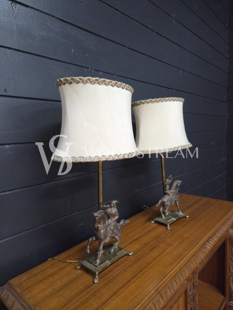 Лампа настольная со скульптурой всадника на коне 2 штуки