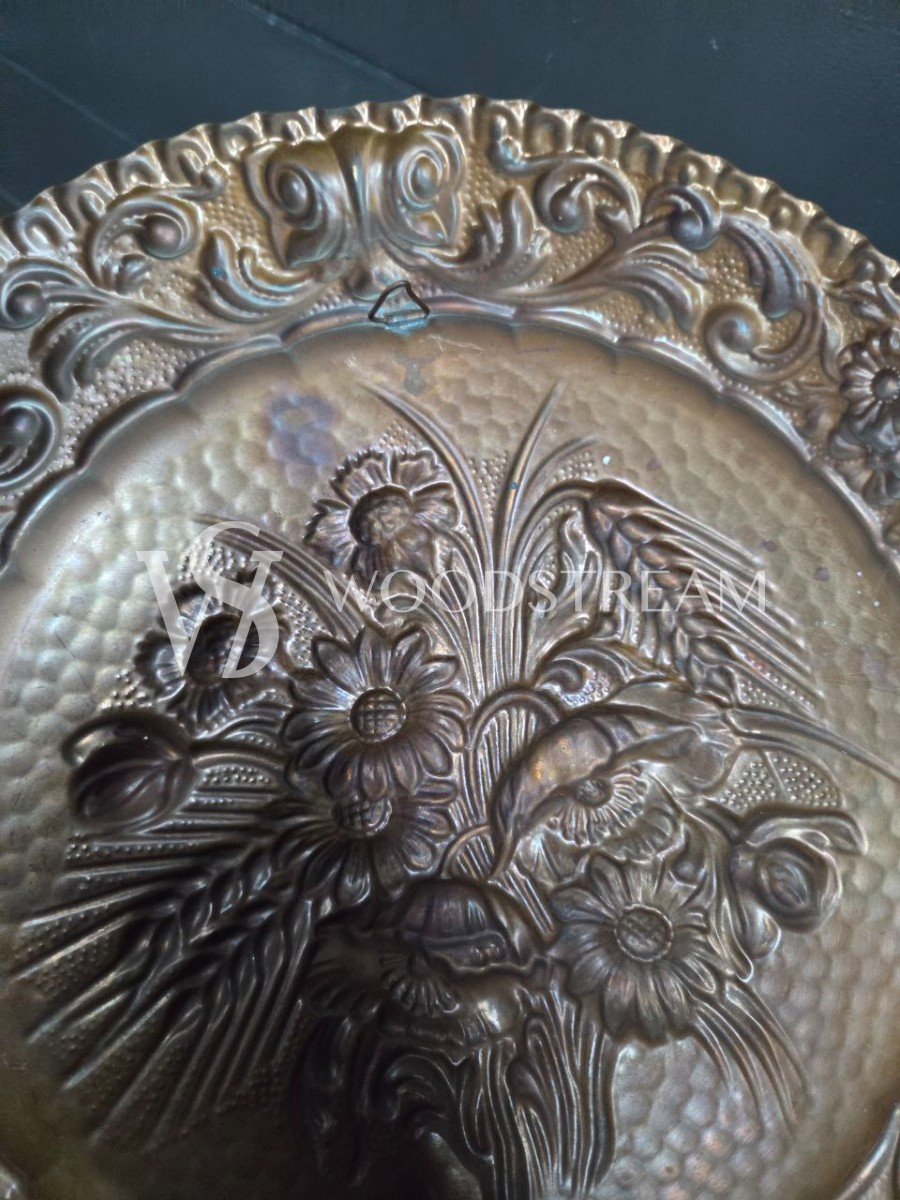 Тарелка декоративная/Чеканка Цветы