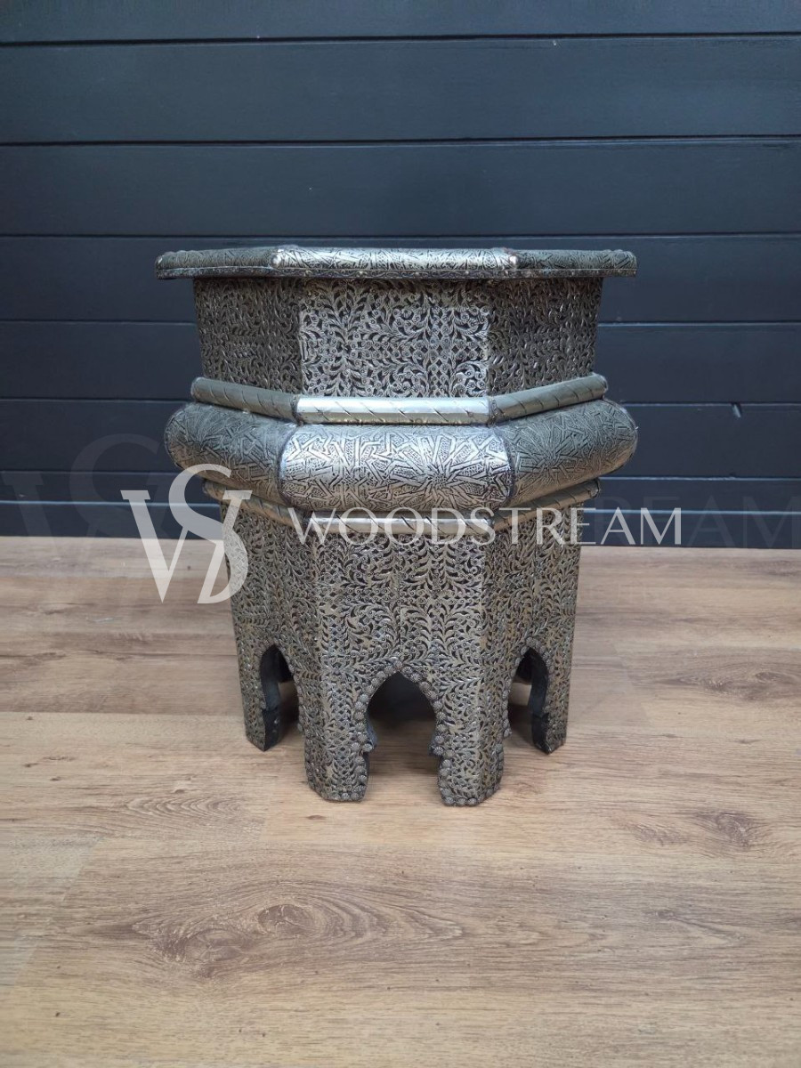 Стол журнальный экспозиционный в восточном стиле